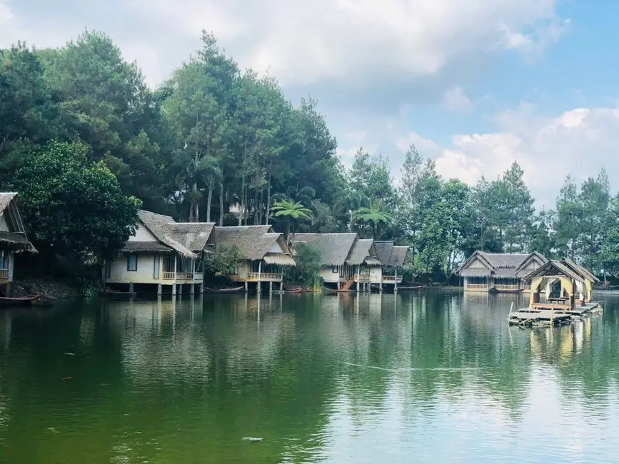 Pemandangan wisata alam saat liburan hemat dari Rumbia